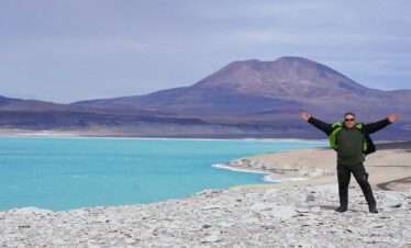 disfrutando de la cordillera de atacama en Laguna verde, un imperdible de la cordillera
