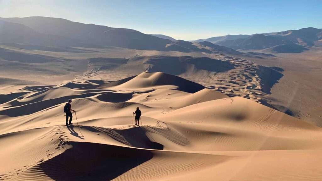 Panoramica del desierto de atacama, Dunas en su maxima extension en medio del atardecer